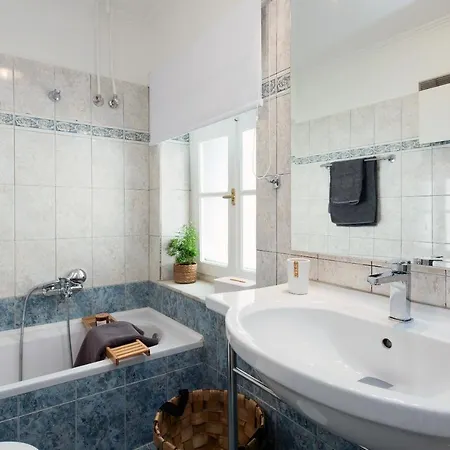Iv Maisonette Apartment *